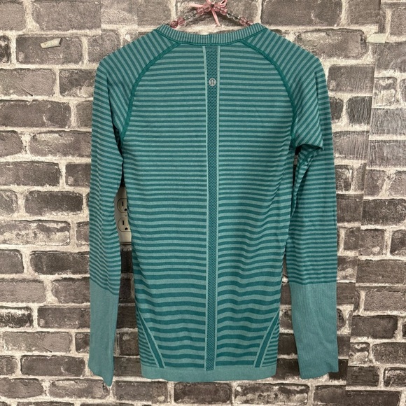 Lululemon Swiftly Tech Long Sleeve Crew shirt top green 
Heathered Forage Teal - Picture 7 of 10